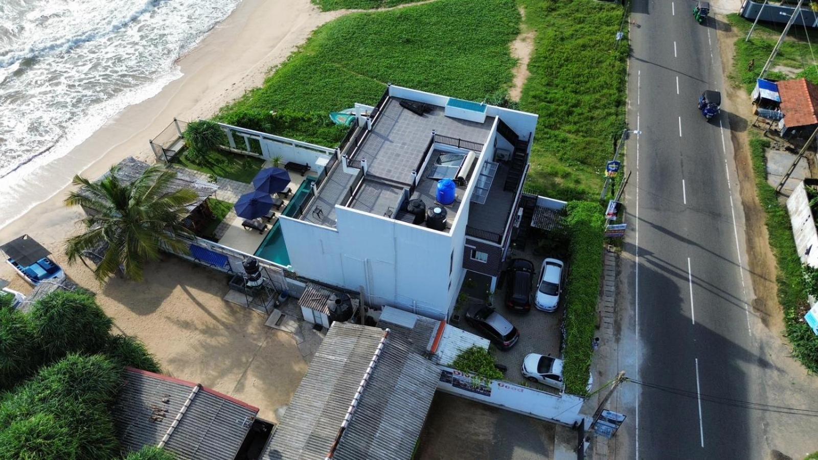 White Sand Villa - Beach Front Hikkaduwa Exterior foto